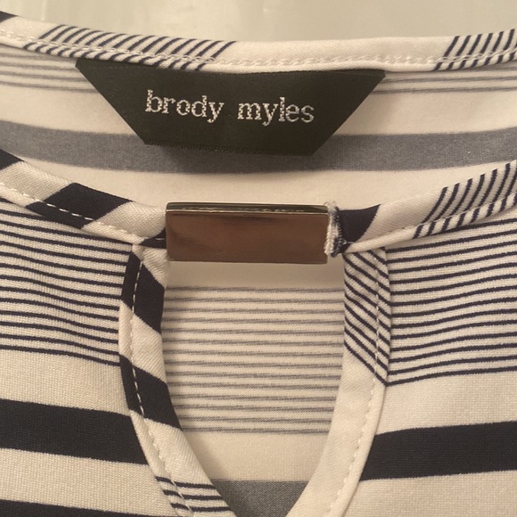 Women’s Brody Myles Blouse Top - Picture 3 of 4